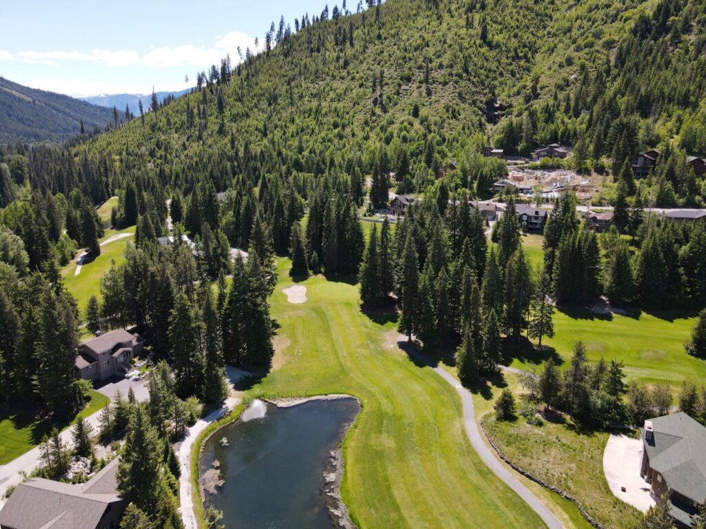 Aerial view of hole 10 at Kahler Mountain Club, a par 4 of 307 yards from the blue tees.