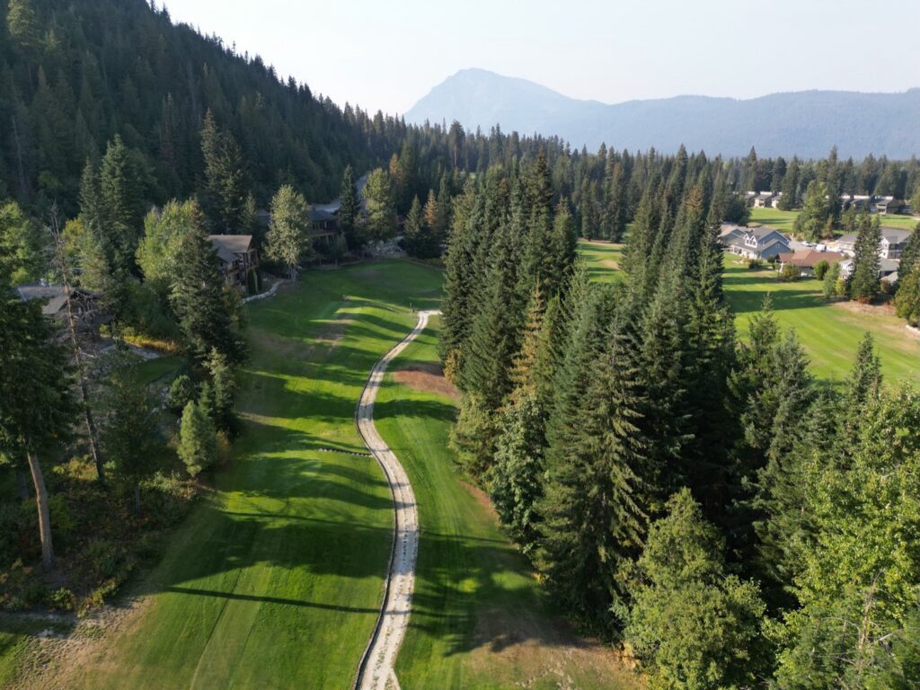 Aerial view of hole 14 at Kahler Mountain Club, a par 4 of 396 yards from the blue tees.